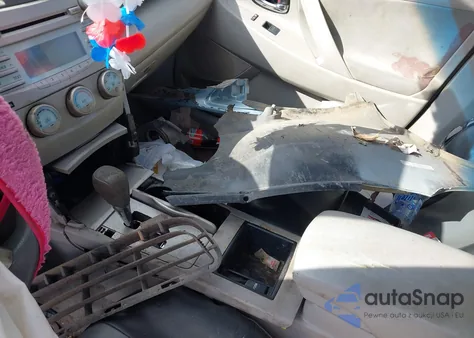 2008 Toyota Camry Le V6 z USA, uszkodzony, nr VIN 4T1BK46K98U572557